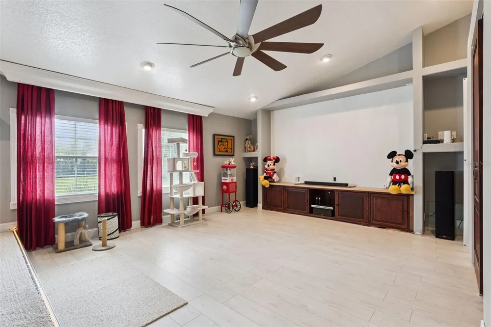 4874 OLD OAK TRAIL St Cloud, FL 34771