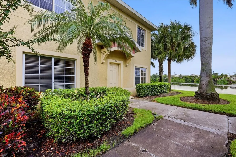 3511 45TH TERRACE W #108 Bradenton, FL 34210