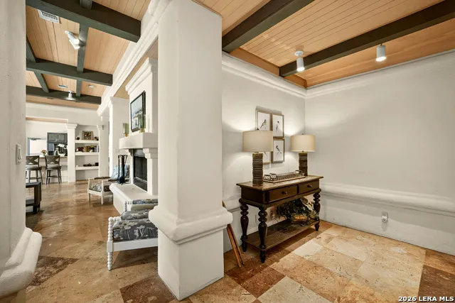 320 UPPER CIBOLO CREEK RD Boerne, TX 78006
