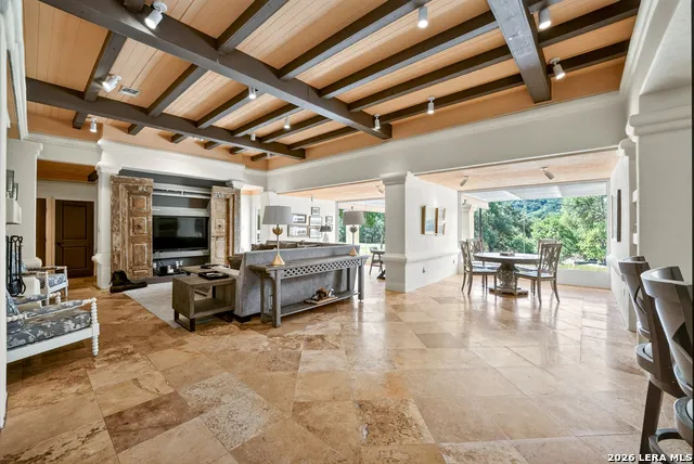 320 UPPER CIBOLO CREEK RD Boerne, TX 78006