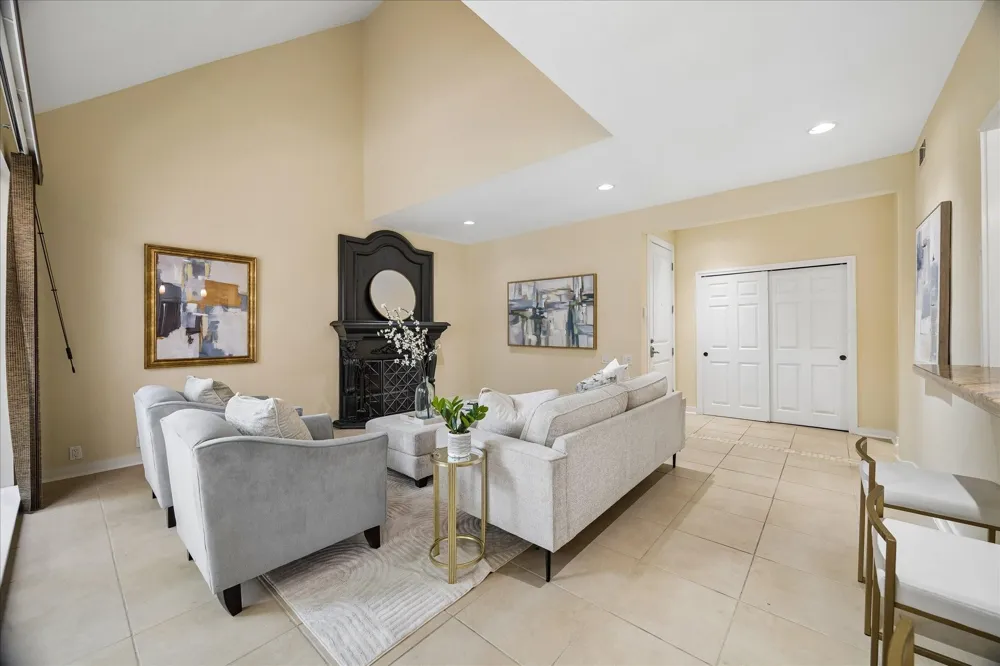 115 Litchfield Lane Houston, TX 77024