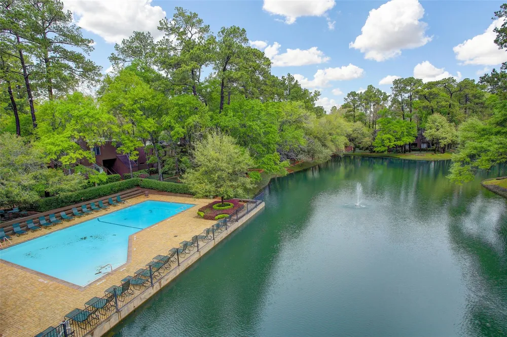 115 Litchfield Lane Houston, TX 77024