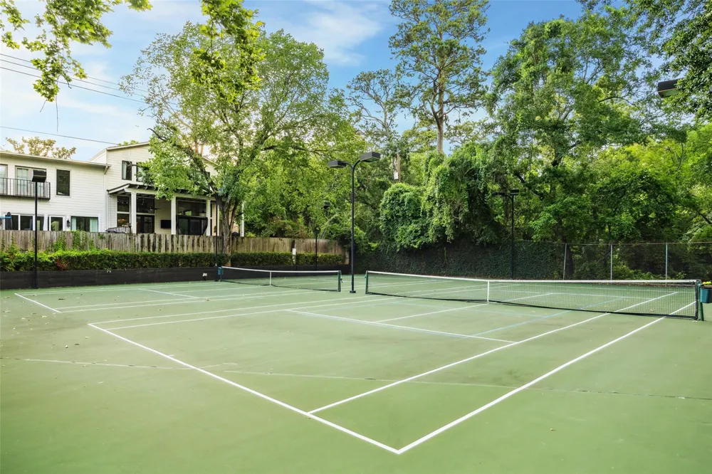 115 Litchfield Lane Houston, TX 77024