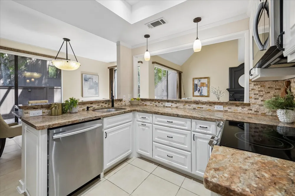 115 Litchfield Lane Houston, TX 77024