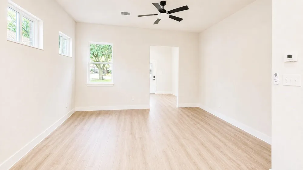 142 College Street Fresno, TX 77545