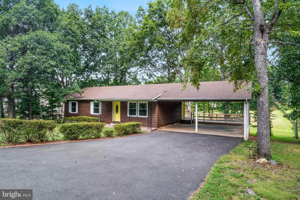 5844 ANTHONY DRIVE Woodbridge, VA 22193