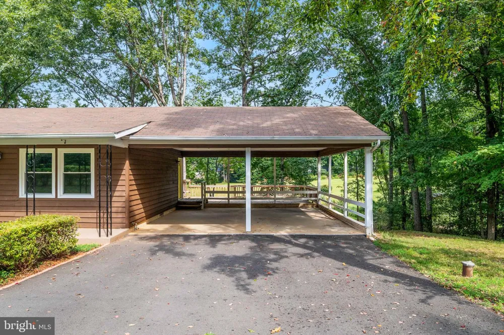 5844 ANTHONY DRIVE Woodbridge, VA 22193
