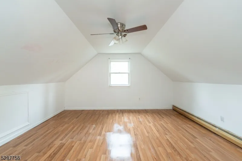 17 Oakwood Ave Pequannock, NJ 07440