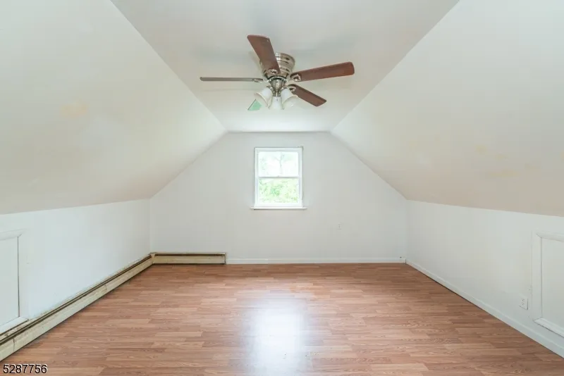 17 Oakwood Ave Pequannock, NJ 07440