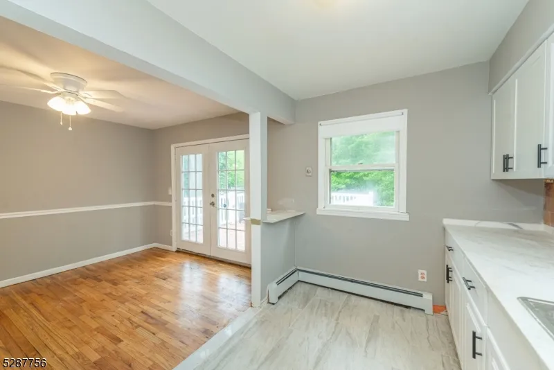 17 Oakwood Ave Pequannock, NJ 07440