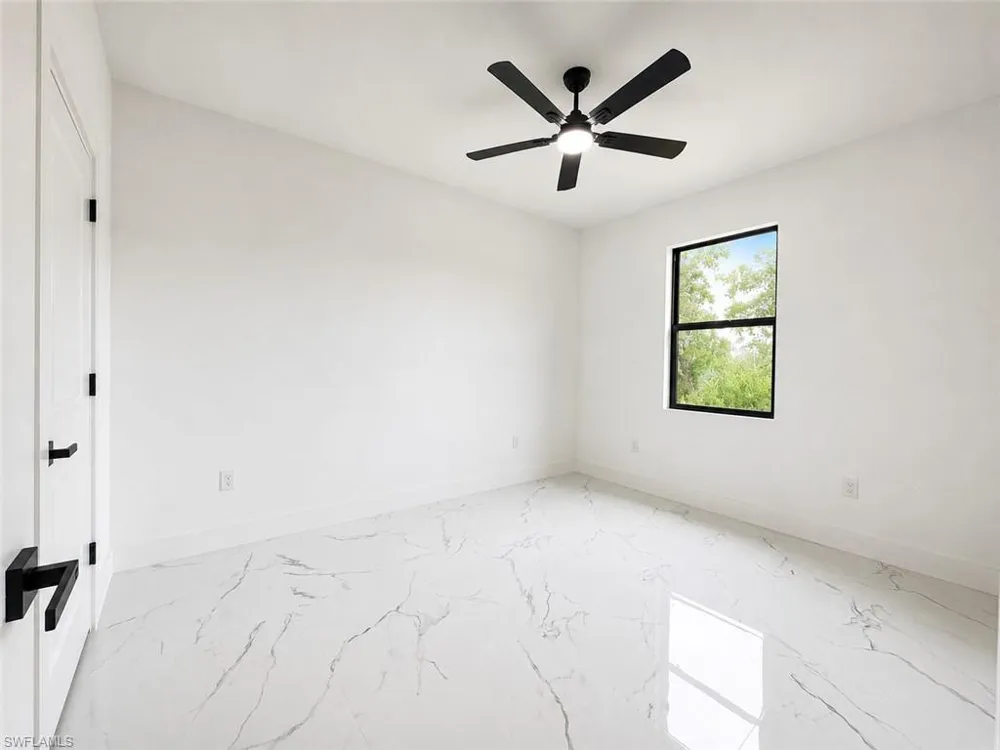 621 GREENBRIAR BOULEVARD Lehigh Acres, FL 33972