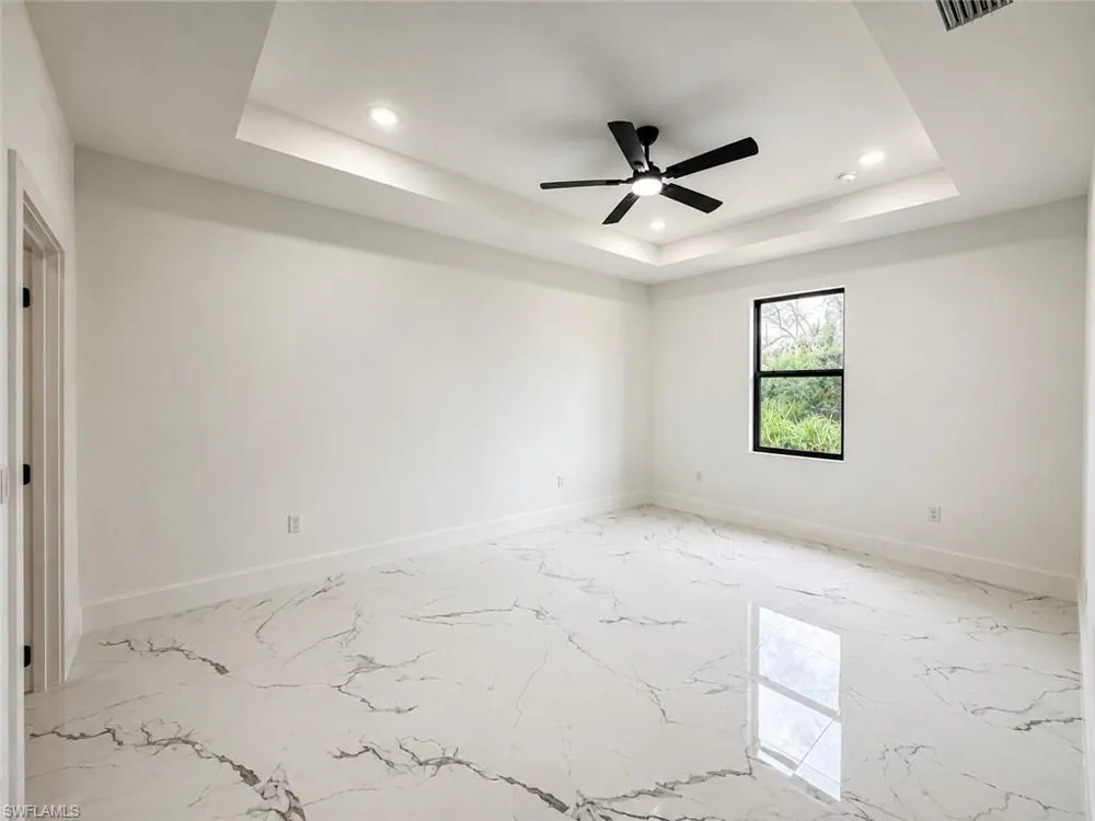 621 GREENBRIAR BOULEVARD Lehigh Acres, FL 33972