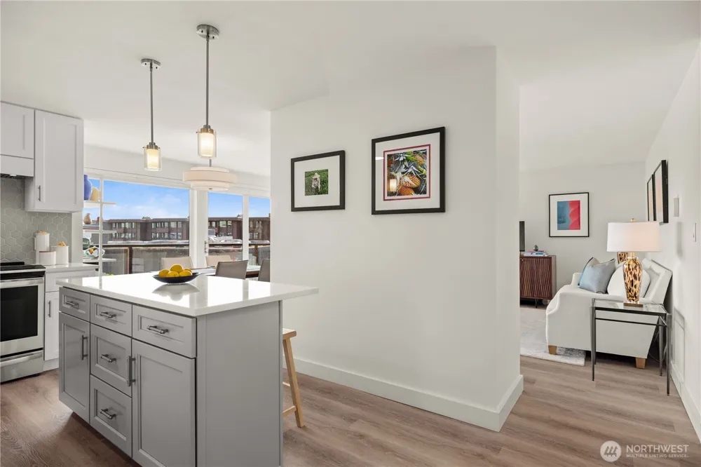 2360 43rd Avenue E #303 Seattle, WA 98112