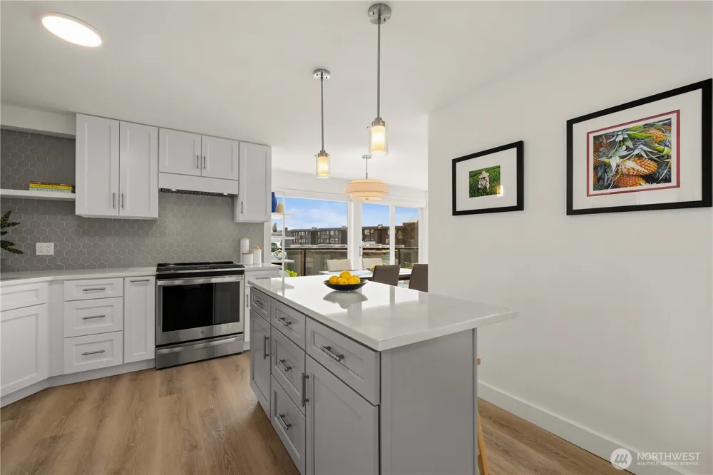 2360 43rd Avenue E #303 Seattle, WA 98112