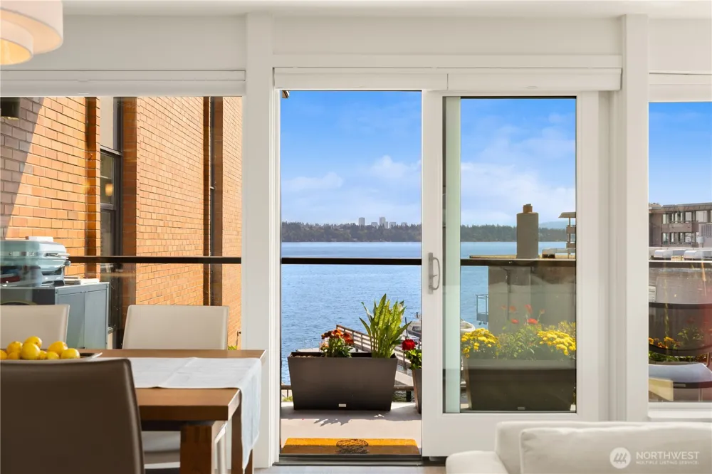 2360 43rd Avenue E #303 Seattle, WA 98112