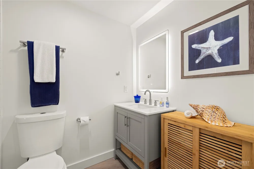 2360 43rd Avenue E #303 Seattle, WA 98112