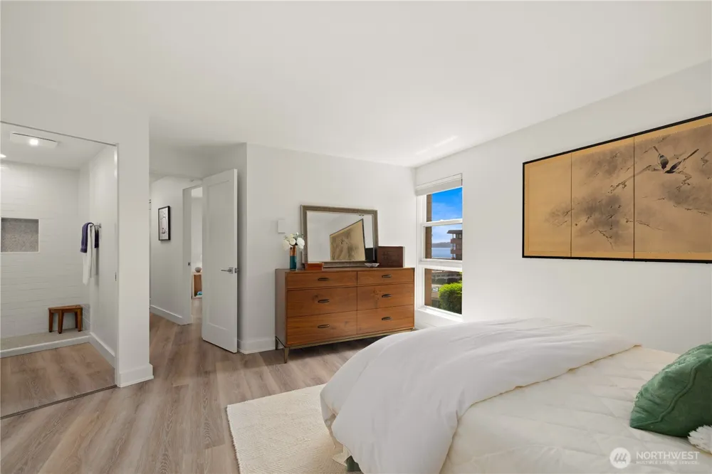 2360 43rd Avenue E #303 Seattle, WA 98112