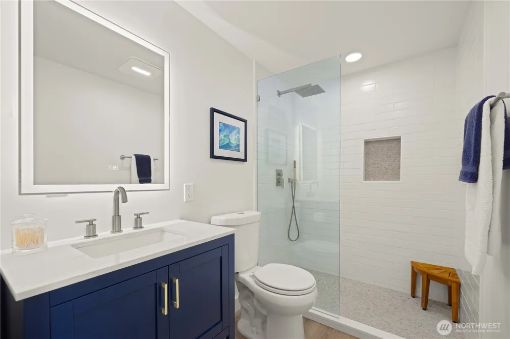 2360 43rd Avenue E #303 Seattle, WA 98112