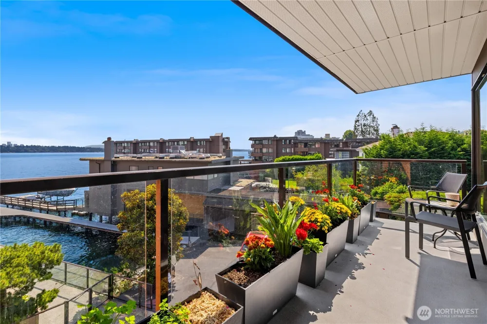 2360 43rd Avenue E #303 Seattle, WA 98112