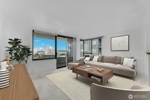 521 5th Avenue W #306