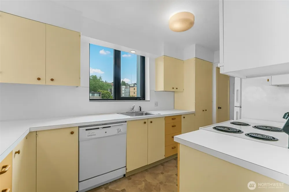 521 5th Avenue W #306 Seattle, WA 98119