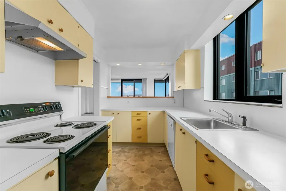 521 5th Avenue W #306 Seattle, WA 98119