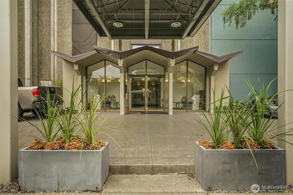 521 5th Avenue W #306 Seattle, WA 98119