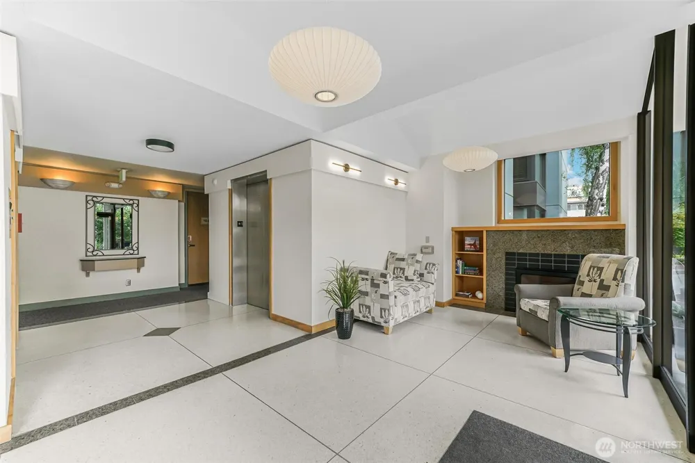 521 5th Avenue W #306 Seattle, WA 98119