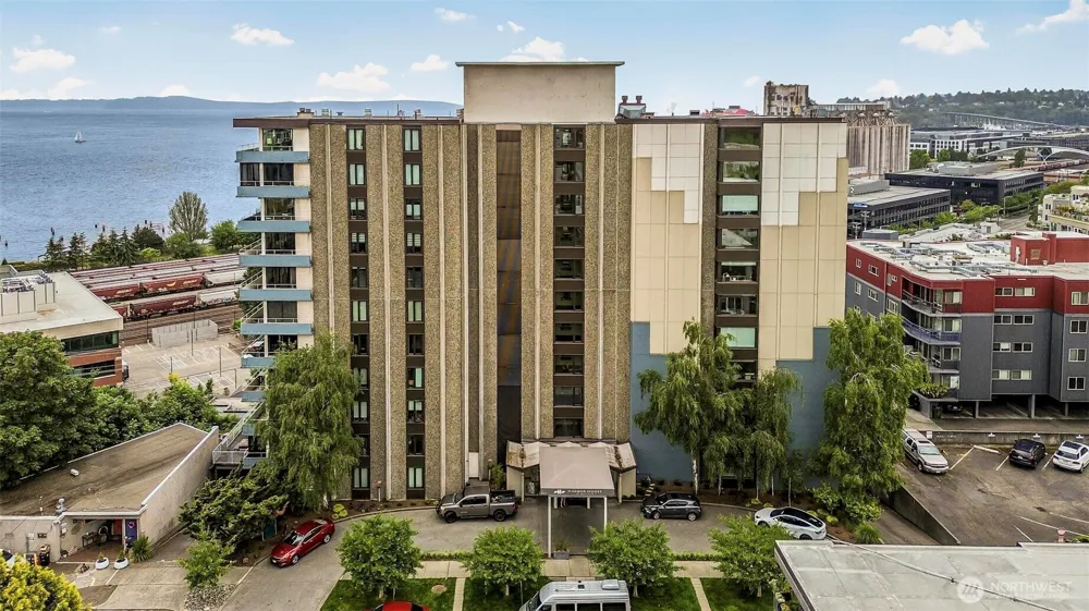 521 5th Avenue W #306 Seattle, WA 98119