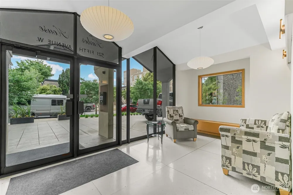 521 5th Avenue W #306 Seattle, WA 98119