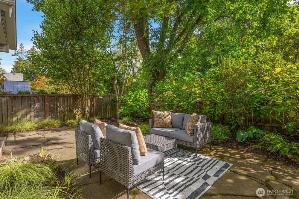 805 33rd Avenue E Seattle, WA 98112