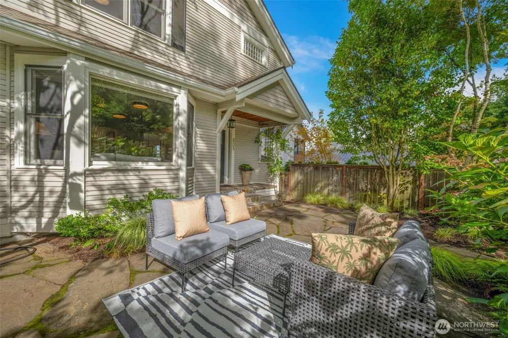 805 33rd Avenue E Seattle, WA 98112
