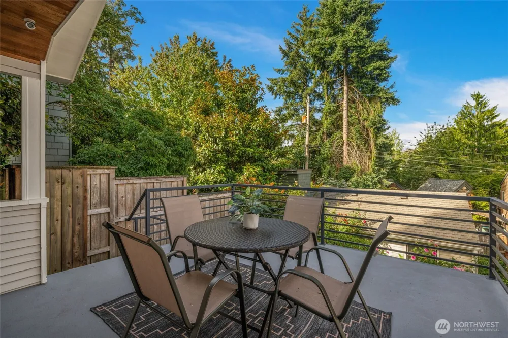 805 33rd Avenue E Seattle, WA 98112