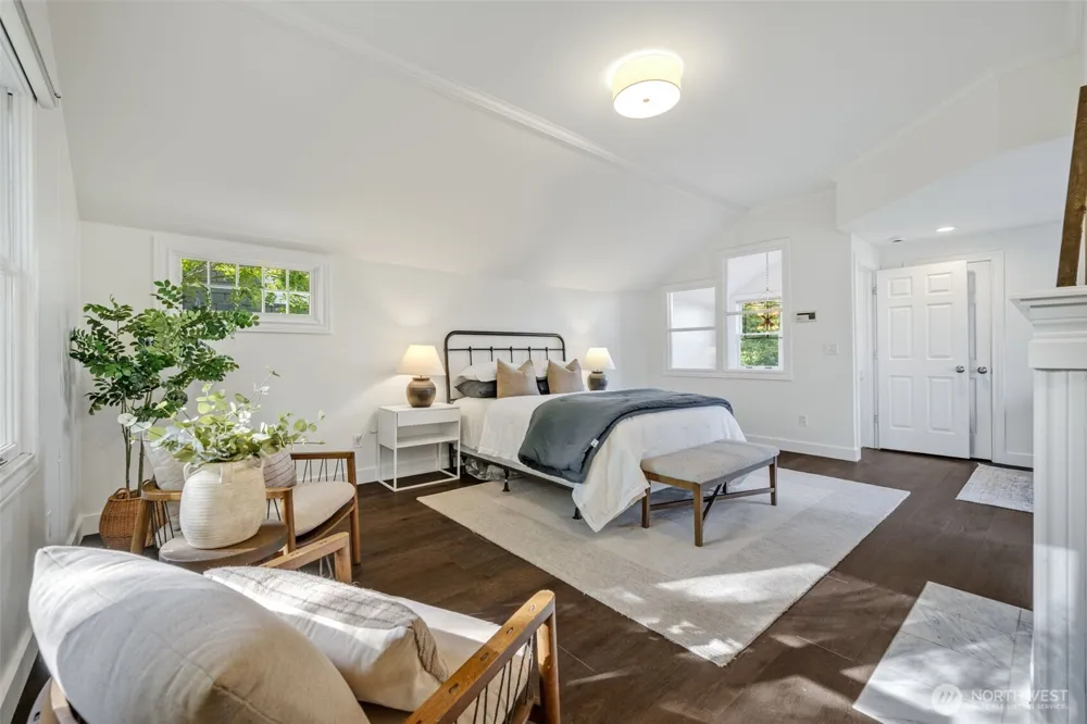 805 33rd Avenue E Seattle, WA 98112