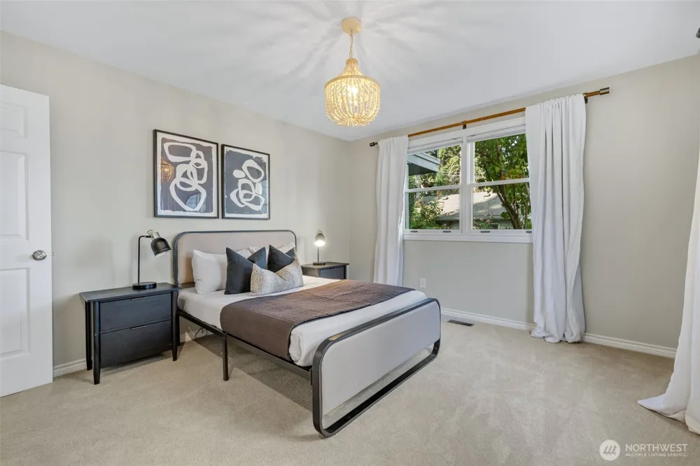 805 33rd Avenue E Seattle, WA 98112