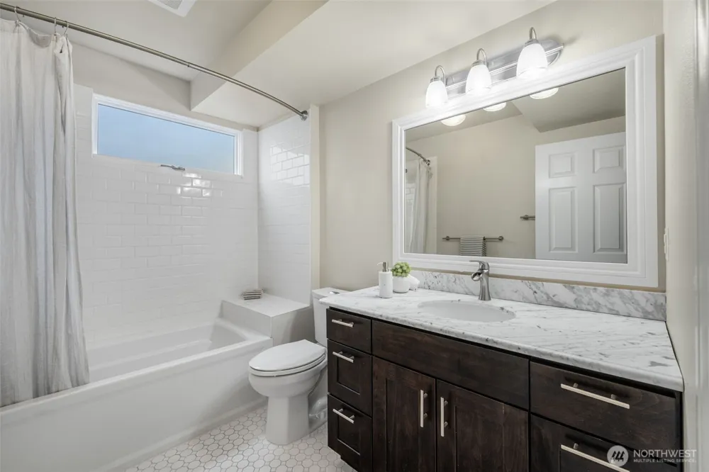 805 33rd Avenue E Seattle, WA 98112
