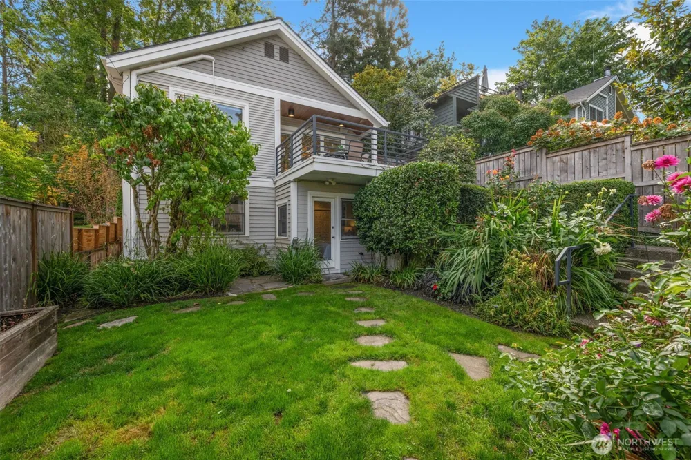 805 33rd Avenue E Seattle, WA 98112
