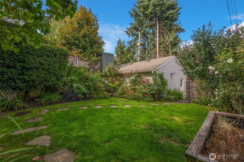 805 33rd Avenue E Seattle, WA 98112