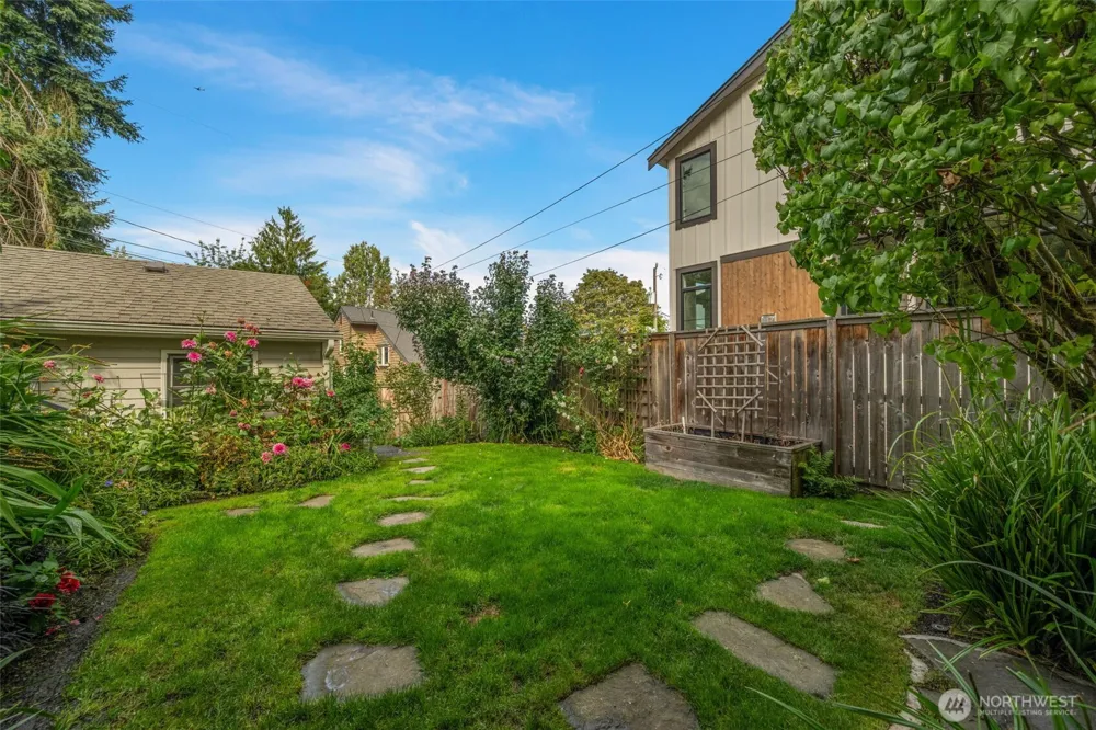 805 33rd Avenue E Seattle, WA 98112