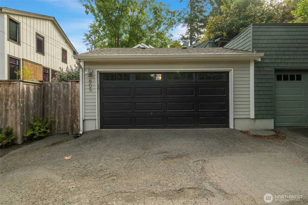 805 33rd Avenue E Seattle, WA 98112