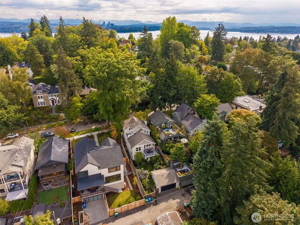 805 33rd Avenue E Seattle, WA 98112