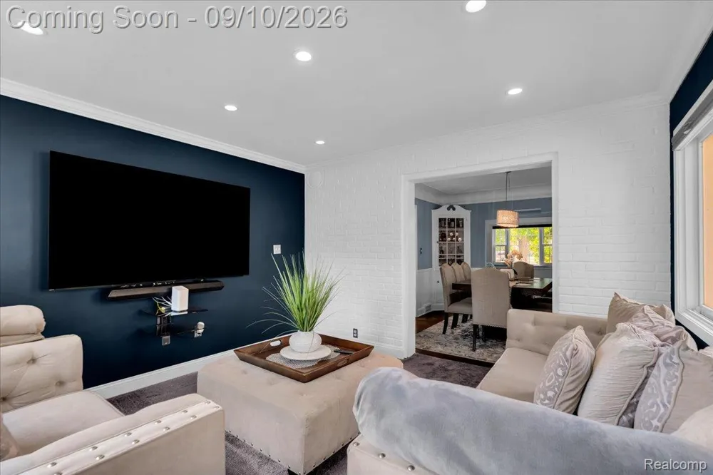 456 Manor Street Grosse Pointe Farms City, MI 48236