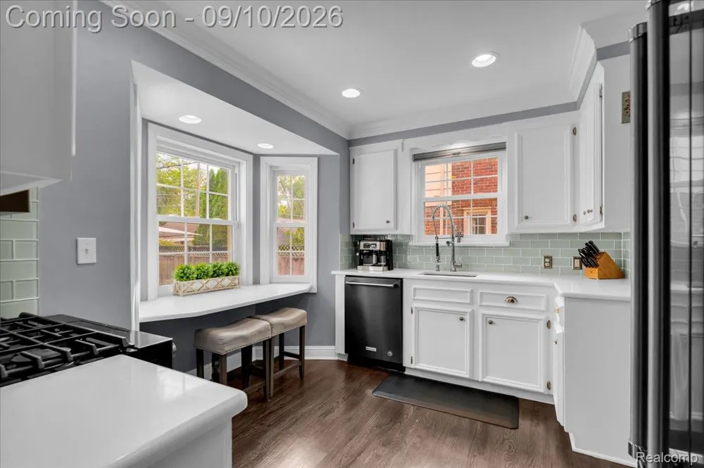 456 Manor Street Grosse Pointe Farms City, MI 48236