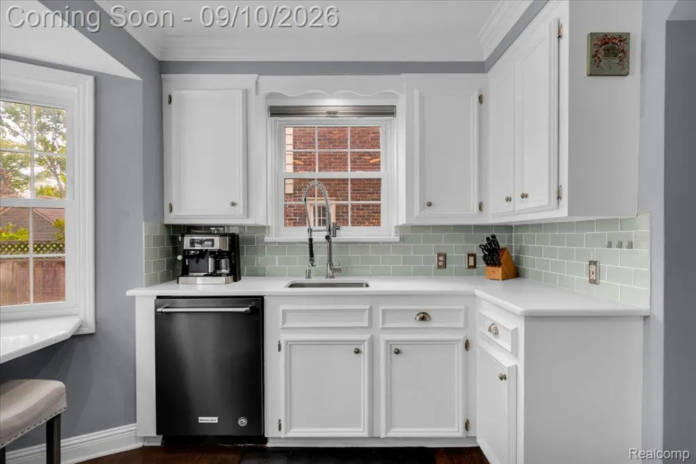 456 Manor Street Grosse Pointe Farms City, MI 48236