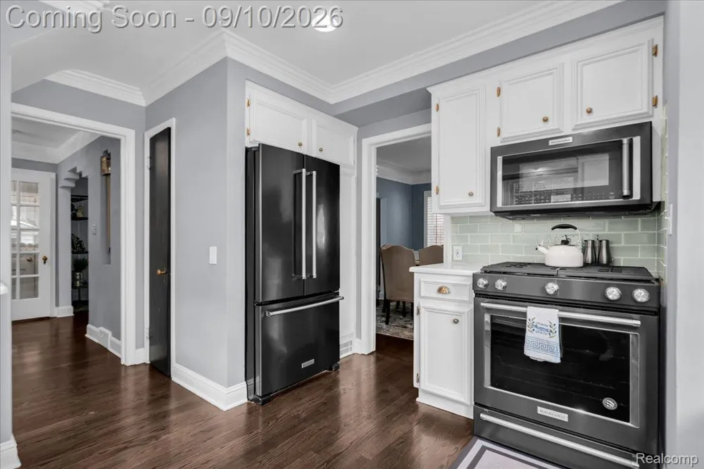 456 Manor Street Grosse Pointe Farms City, MI 48236