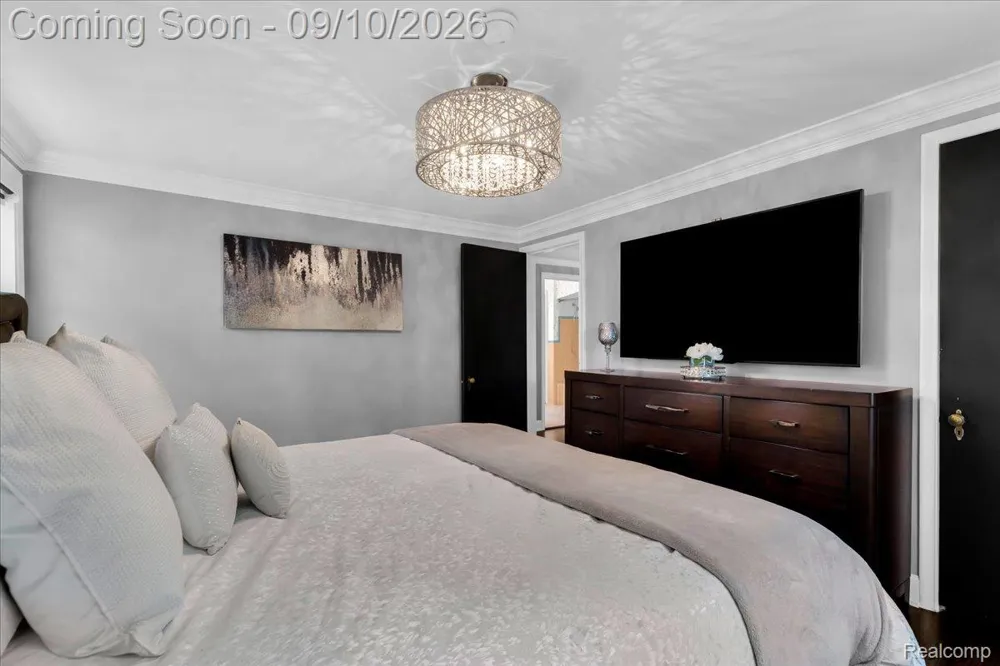 456 Manor Street Grosse Pointe Farms City, MI 48236