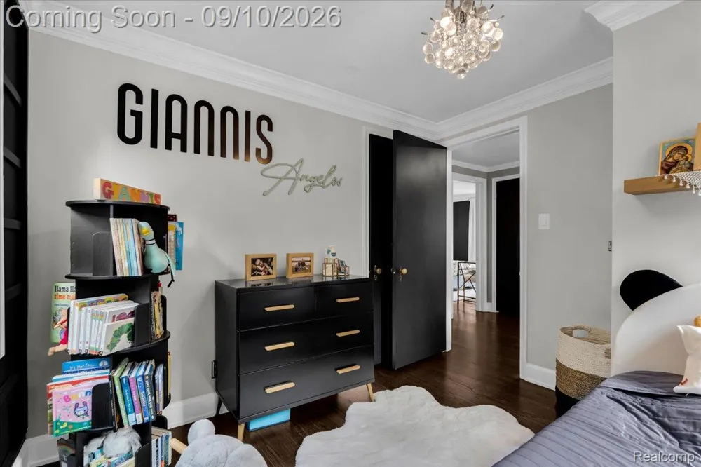 456 Manor Street Grosse Pointe Farms City, MI 48236