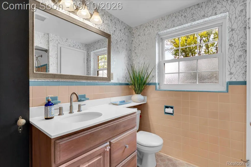 456 Manor Street Grosse Pointe Farms City, MI 48236