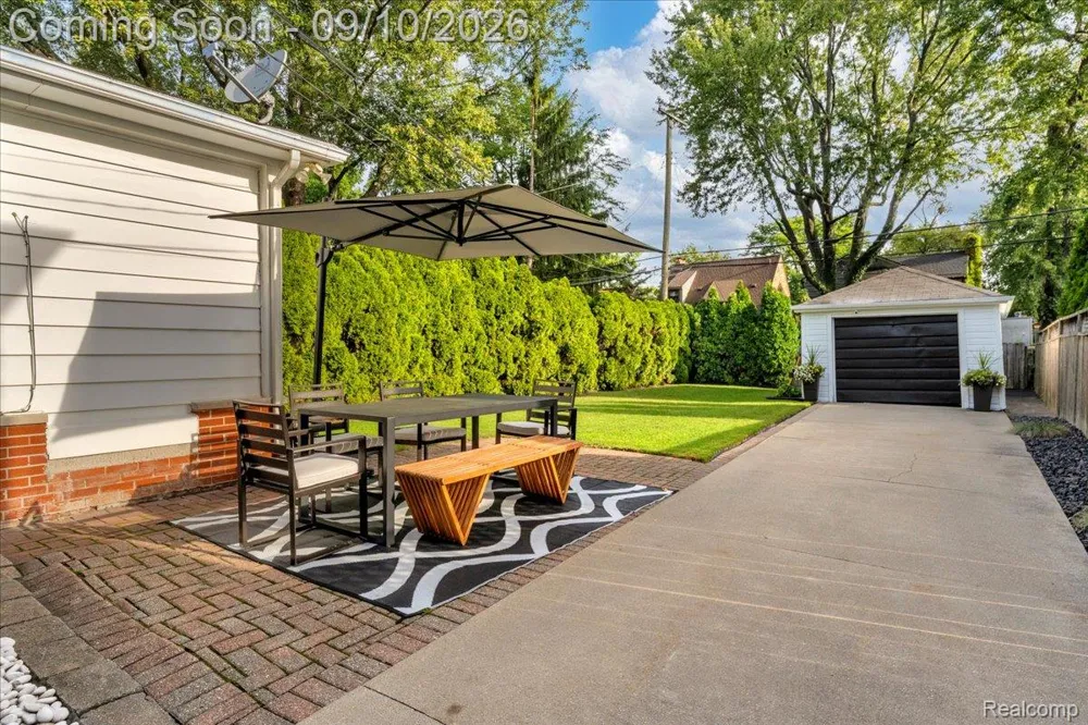 456 Manor Street Grosse Pointe Farms City, MI 48236