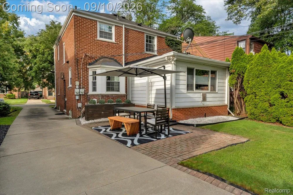456 Manor Street Grosse Pointe Farms City, MI 48236